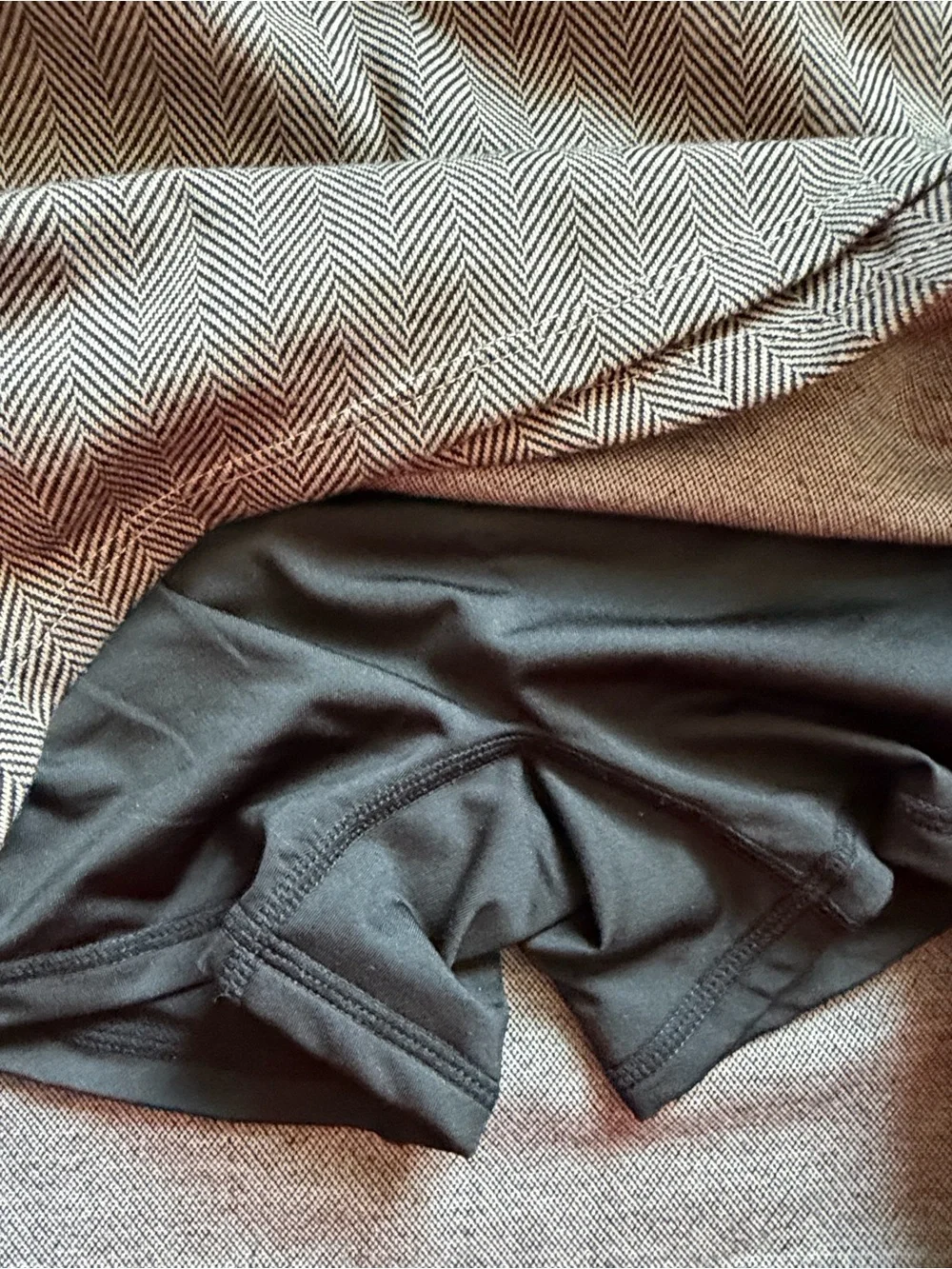 NWOT Halara High Waisted Bodycon Ruched Herringbone Mini Skirt